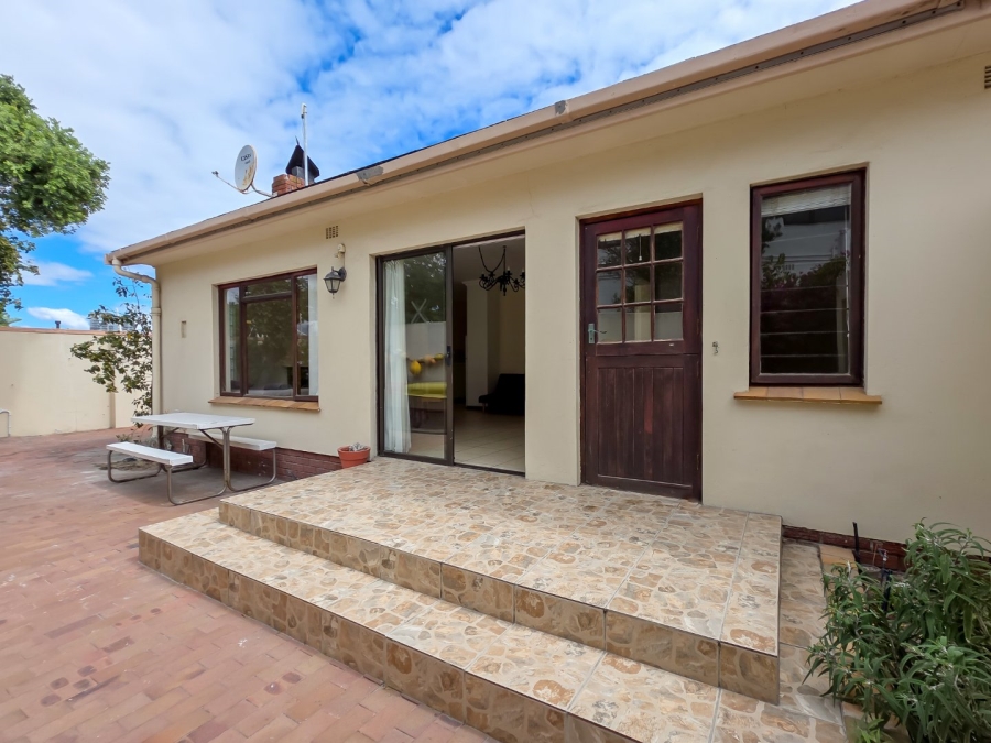 1 Bedroom Property for Sale in Bloubergrant Western Cape